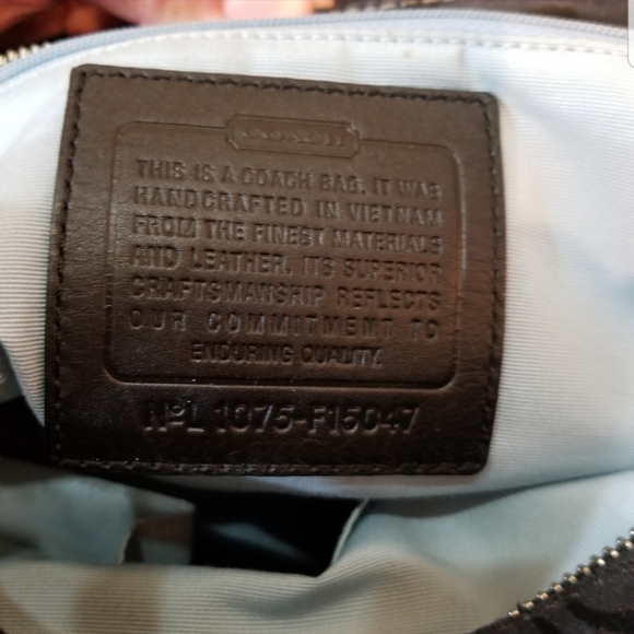 *Host Pick!!  Authentic Coach Hobo Bag* - Picture 7 of 11